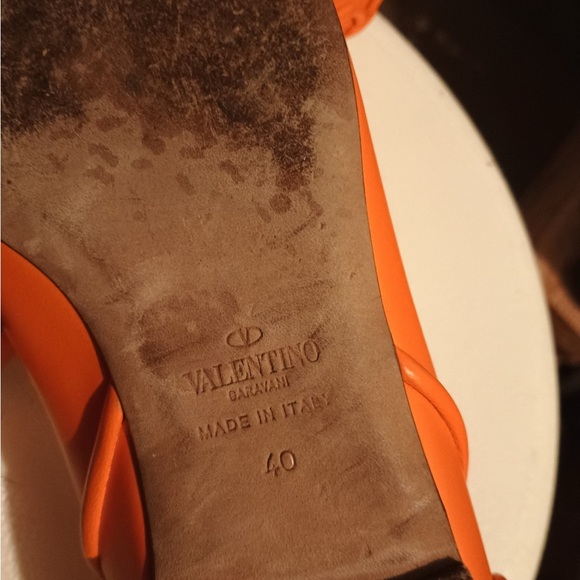Valentino Orange Luxury Dress Shoes. Beautiful Condition 8.5 - Picture 3 of 6
